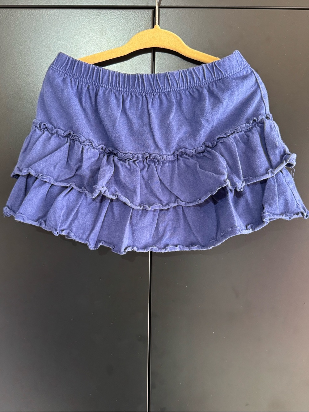 Girls size 5 yr | okie dokie brand | navy blue | Ruffled Tiered skort